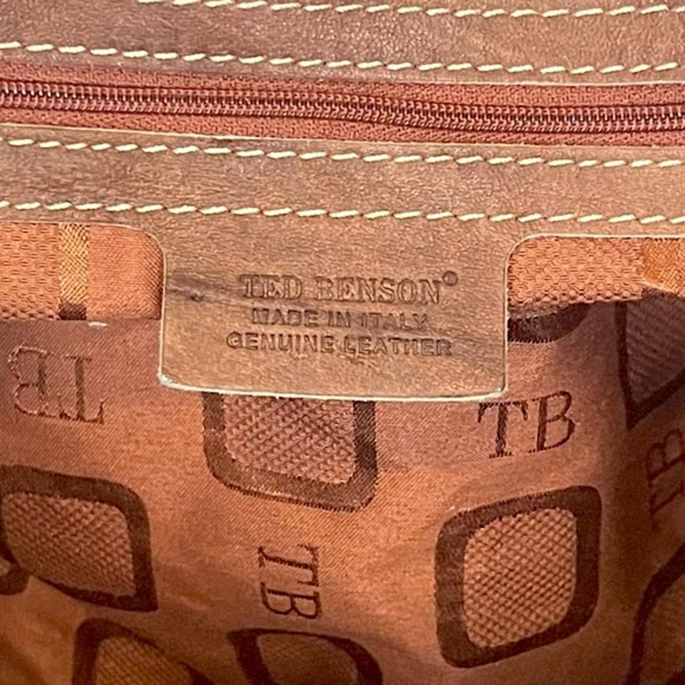 Elegant Brown Leather Tote by [Brand] - Picture 8 of 8